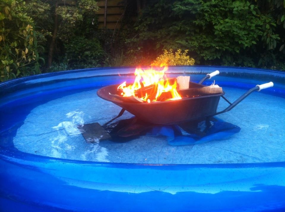 My_friends_decided_to_warm_up_their_new_outdoor_pool-s960x717-320434.jpg